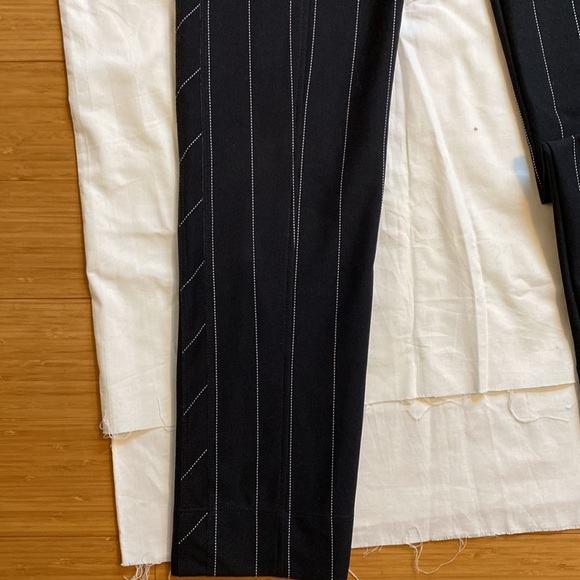 High - Everyday Couture. Style called Minimalist - Picture 9 of 16